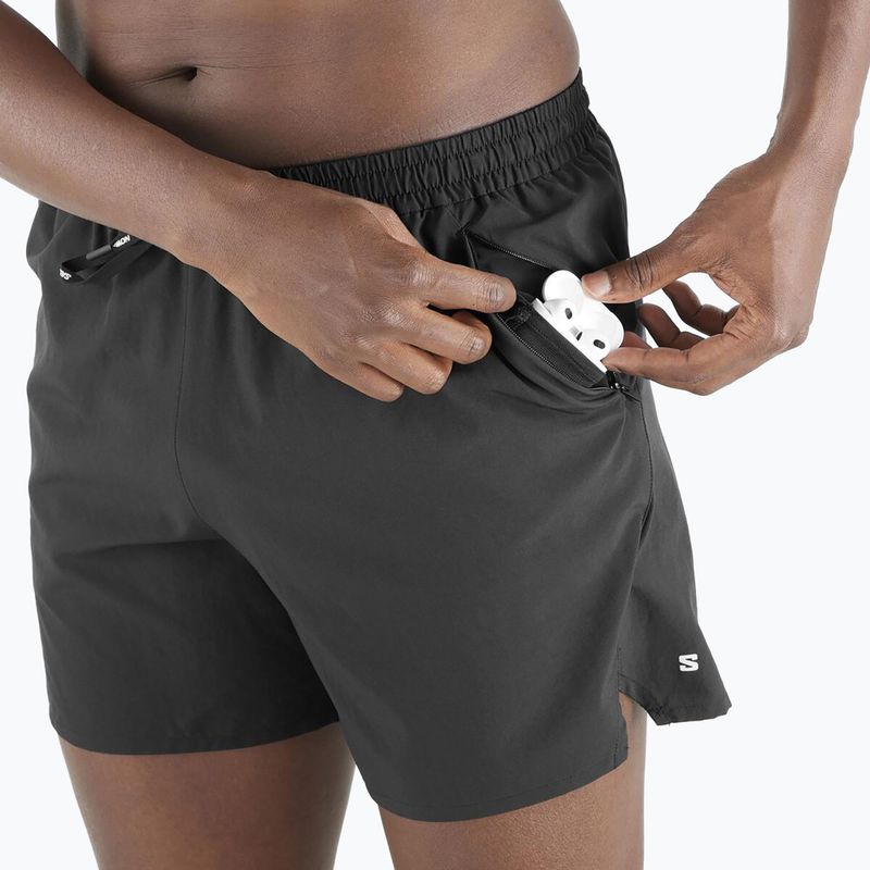 Pánské běžecké šortky Salomon SHAKEout Core 5" deep black 4
