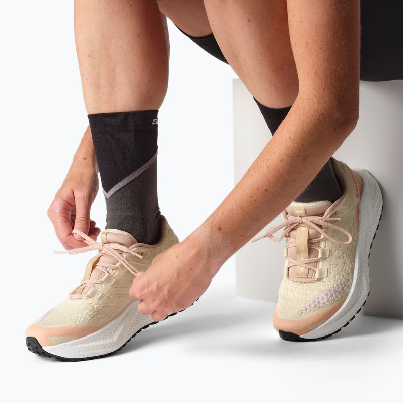 Dámské běžecké boty Salomon Aero Glide 3 Gravel shortbread/white/fusion coral 8