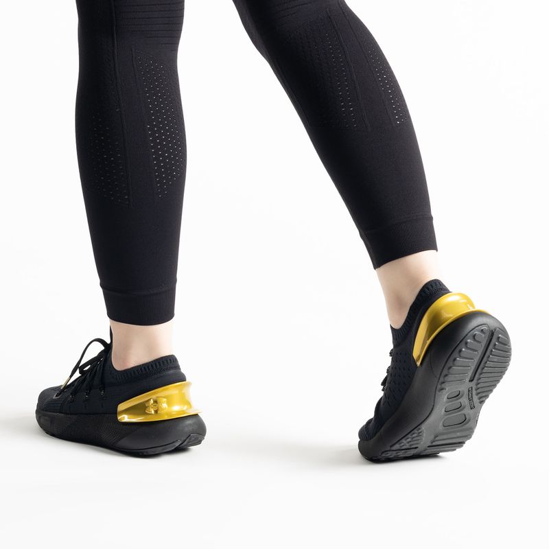 Dámské běžecké boty Under Armour HOVR Phantom 3 Mtlc black 3025521 3