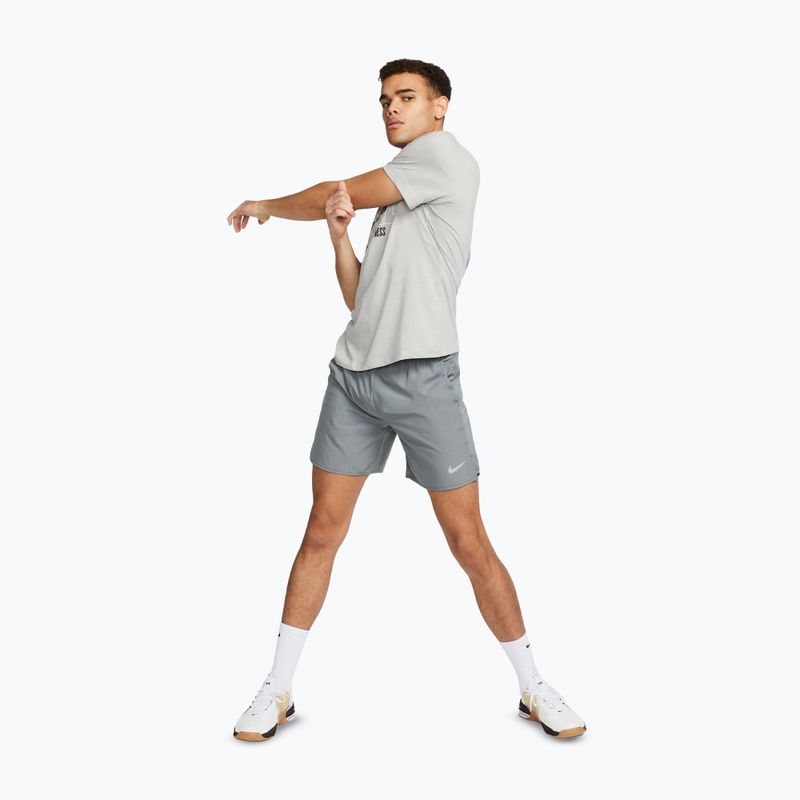 Pánské šortky Nike Challenger Dri-Fit smoke grey/smoke grey 2