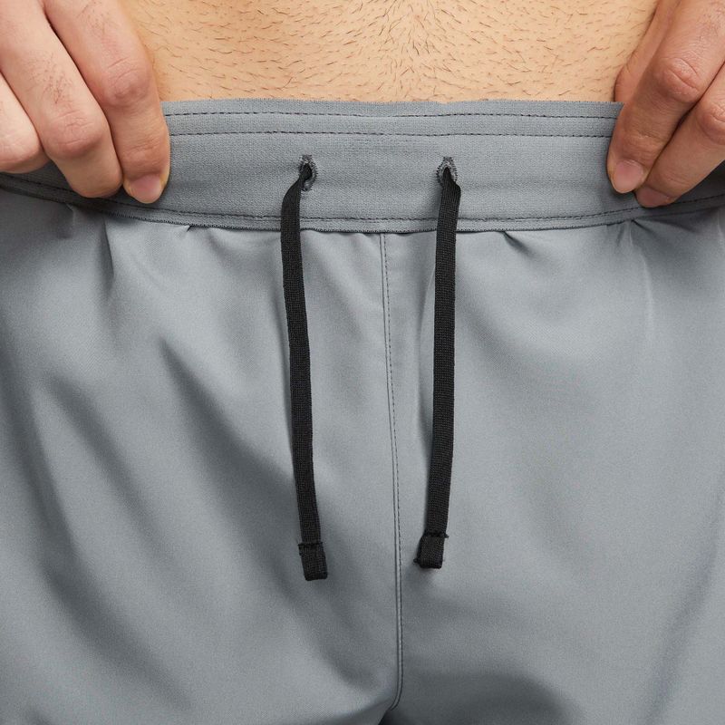 Pánské šortky Nike Challenger Dri-Fit smoke grey/smoke grey 7