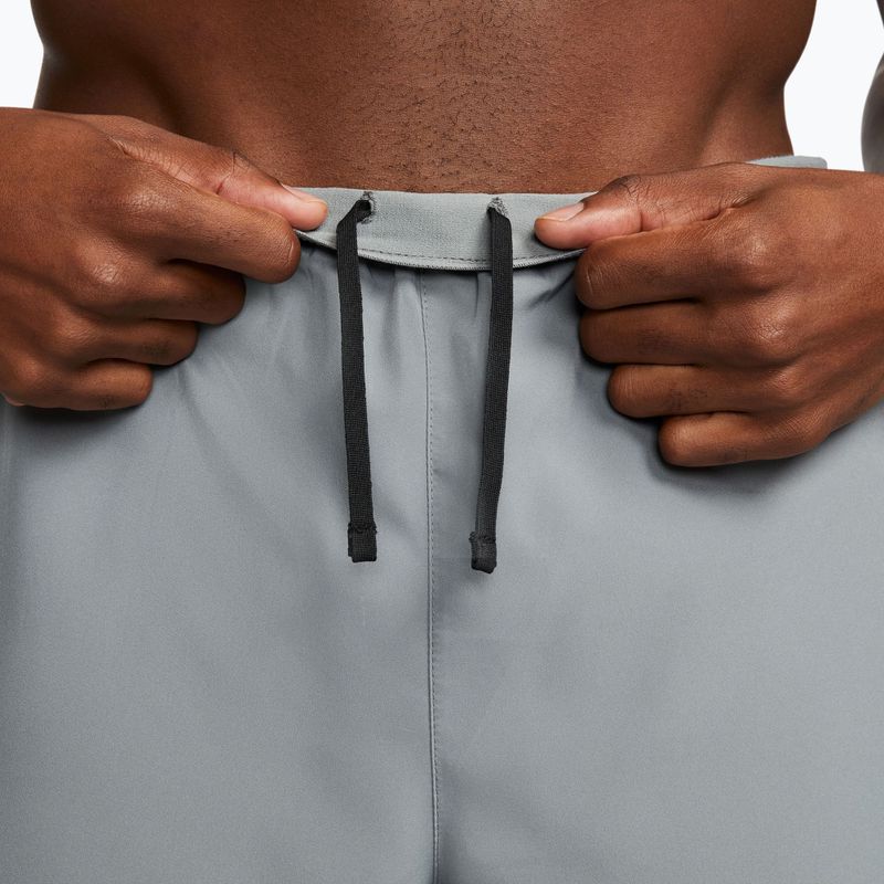 Pánské šortky Nike Dri-Fit Challenger 7" 2in1 smoke grey/dark smoke grey 7