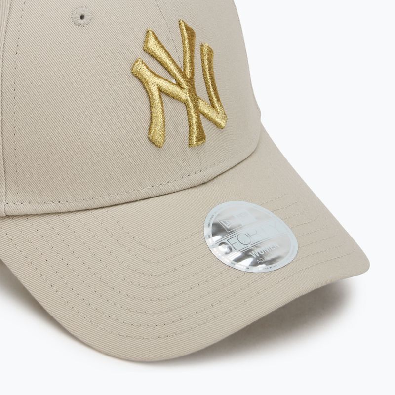 Dámská kšiltovka New Era Metallic Logo 9Forty New York Yankees light beige 3