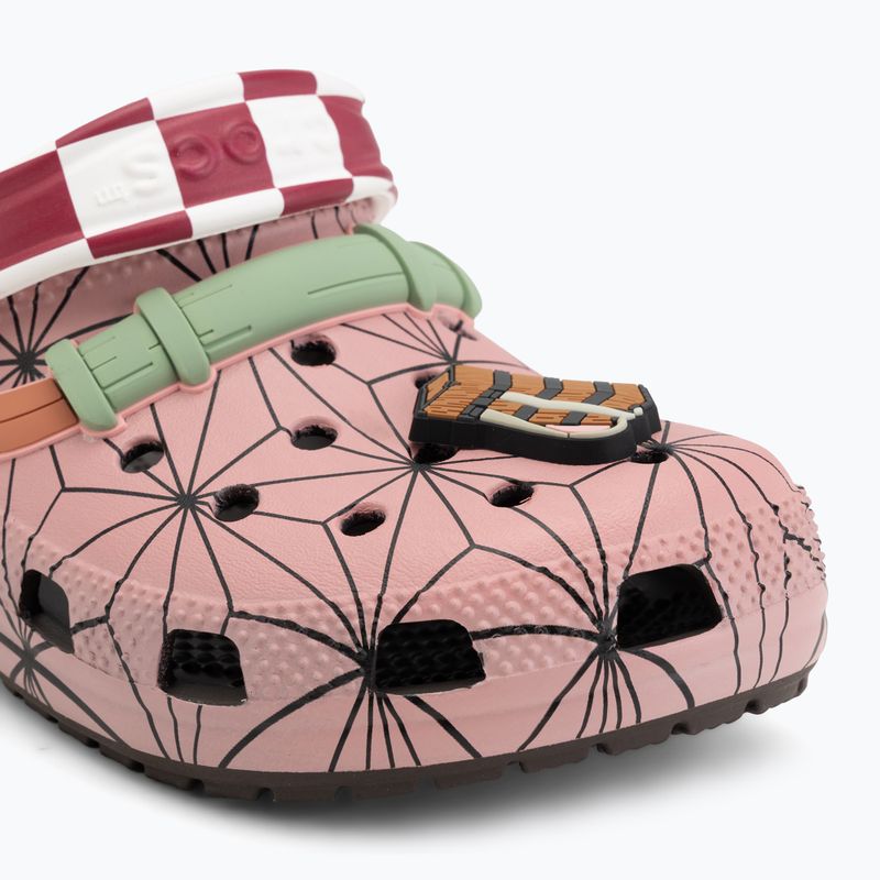 Nazouváky Crocs Classic Demon Slayer espresso 8