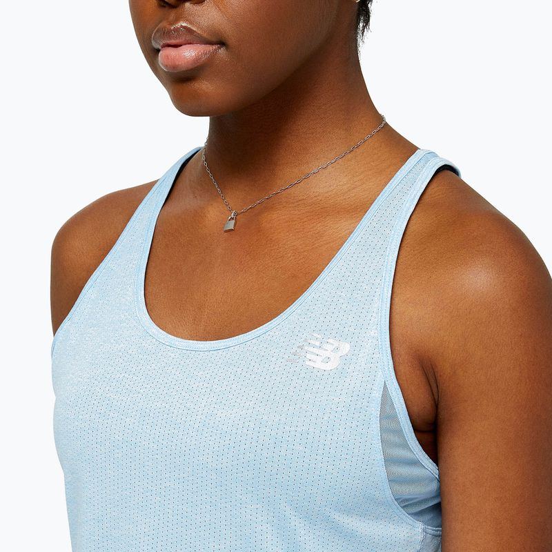 Dámské běžecké tílko New Balance Impact Run Tank modré NBWT21260 4
