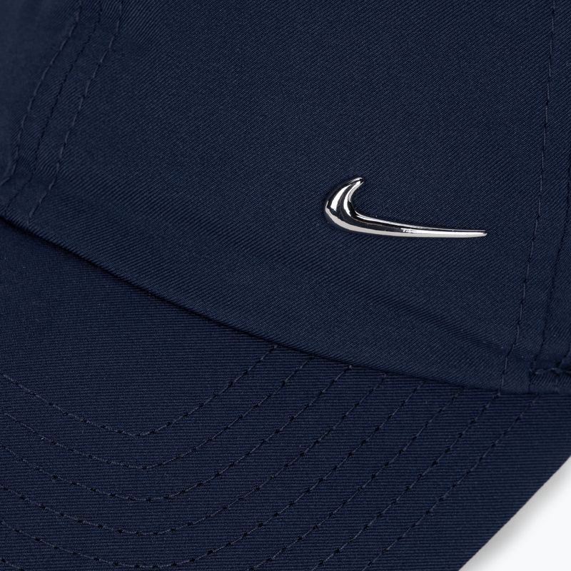 Kšiltovka Nike Dri-Fit Club Unstructured Metal Swoosh midnight navy/metallic silver 3