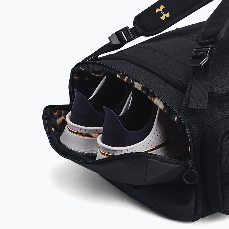 Pámský turistický batoh Under Armour Project Rock black/black/metallic gold 4
