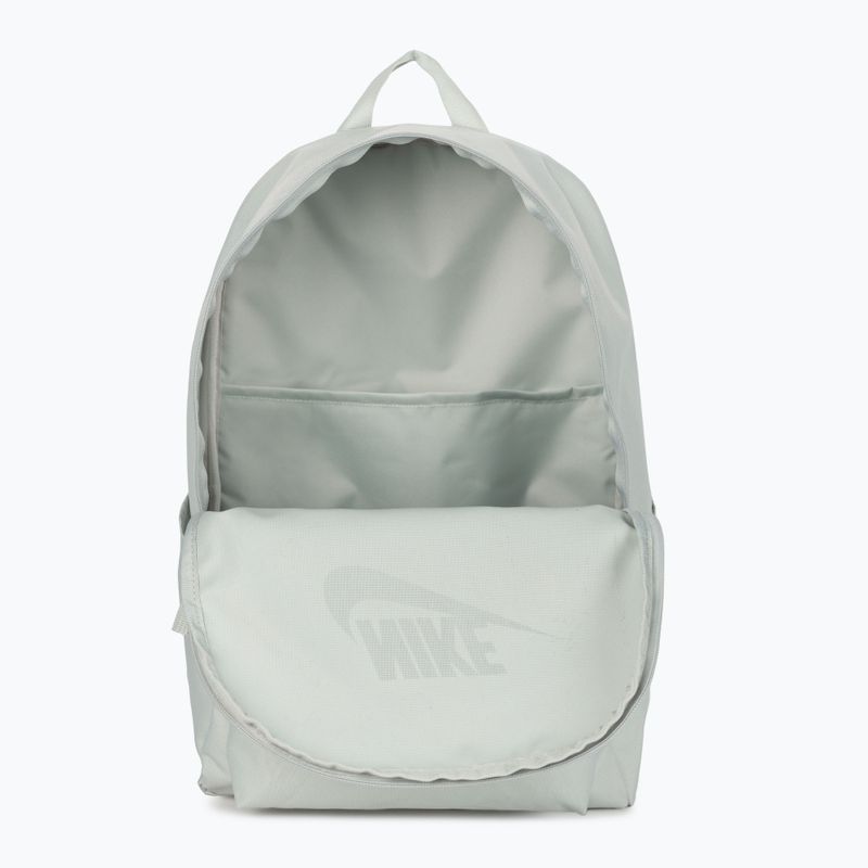 Batoh Nike Heritage 25 l light silver/smoke grey 7