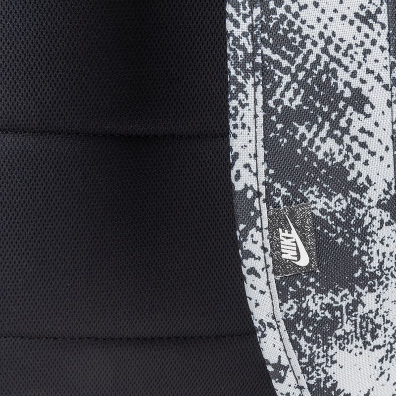 Batoh Nike Heritage 25 l bílá/černá/summit white 5