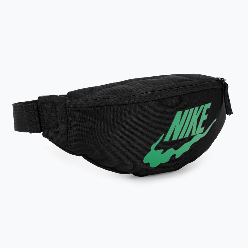 Ledvinka Nike Heritage Waistpack 3 l black/stadium green 2