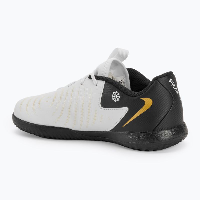 Dětské kopačky Nike Phantom GX II Academy IC bílá/metalická zlatá mince/černá 3