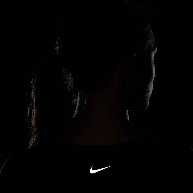 Dámské tréninkové tričko Nike One Fitted Dri-Fit Cropped Top black 6