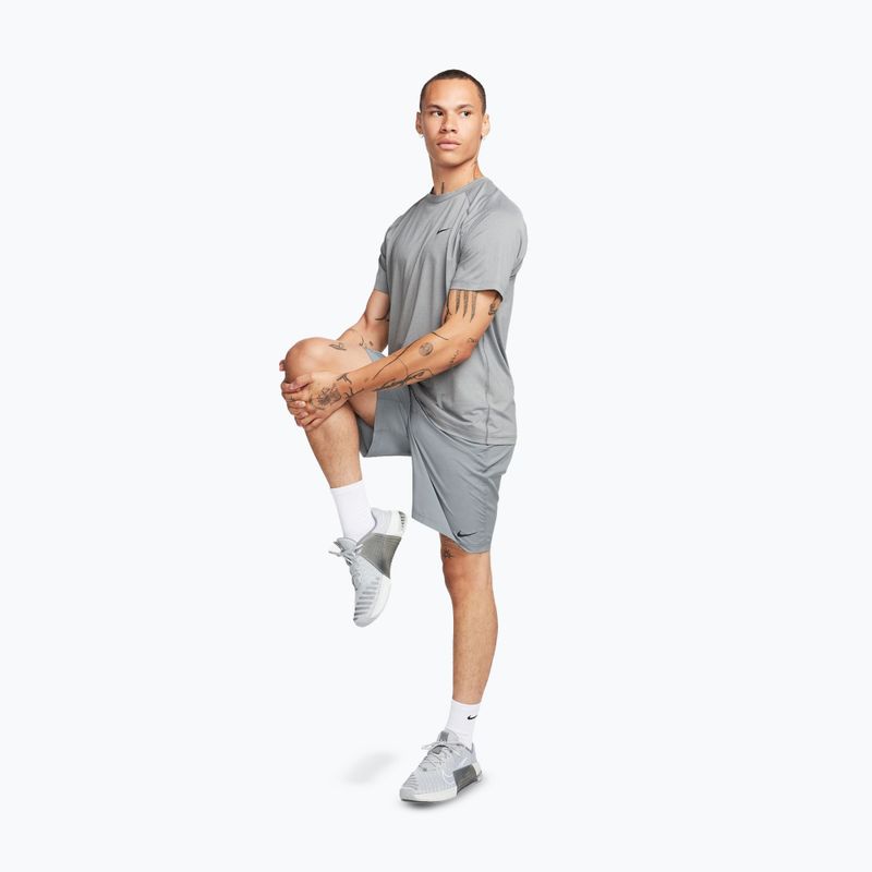 Pánské běžecké šortky Nike Form Dri-Fit Unlined 9" smoke grey/black 2