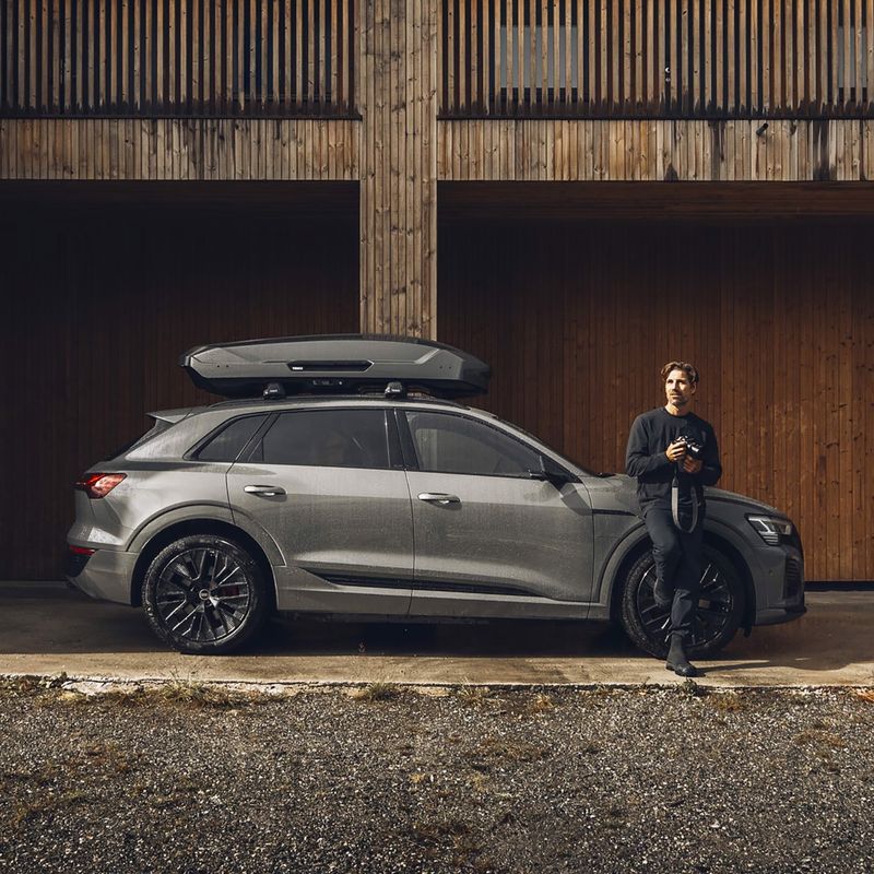 Černý lesklý střešní box Thule Motion 3 Sport 10