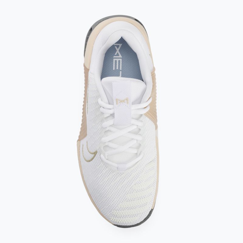 Dámské tréninkové boty Nike Metcon 9 white/metallic gold grain/sanddrift/white 5