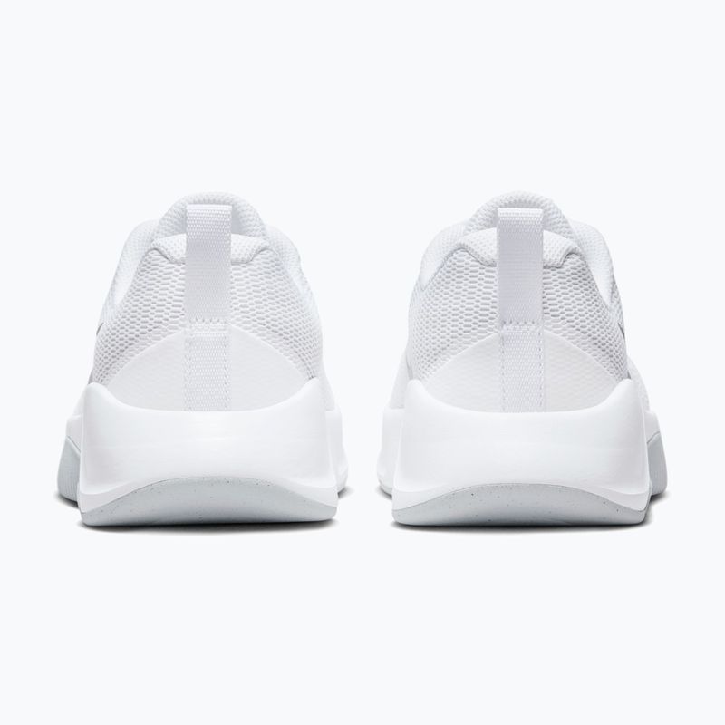 Dámské tréninkové boty Nike MC Trainer 3 white/photon dust/metallic platinum 4