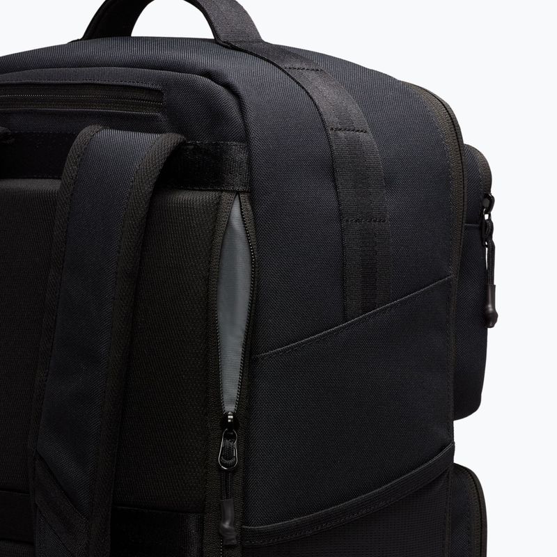 Městský batoh Nike Utility Speed 27 l black/black/white 8