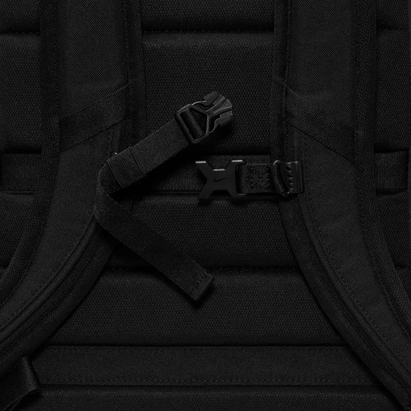 Městský batoh Nike Utility Elite 37 l black/black/white 11