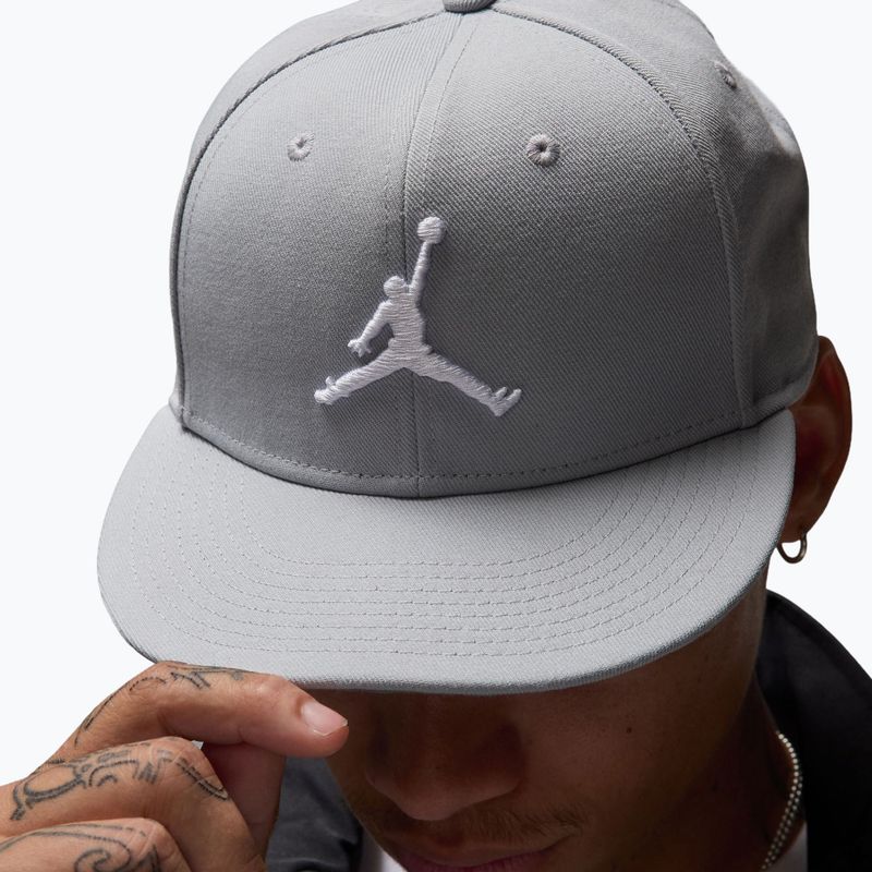 Kšiltovka Jordan Jumpman Pro light smoke grey/smoke grey/white 8