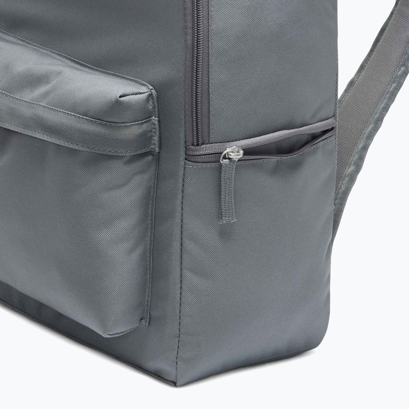 Batoh Nike Heritage 25 l smoke grey/smoke grey/white 6