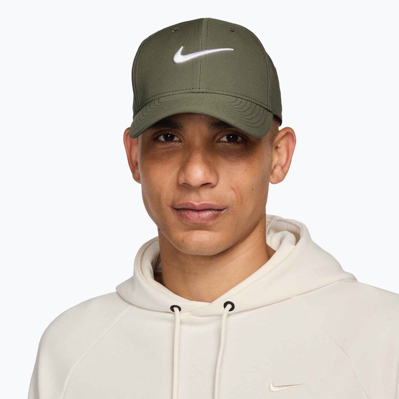 Kšiltovka Nike Dri-FIT Club medium olive/white 5
