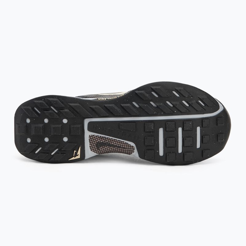 Dámské běžecké boty Nike Juniper Trail 3 dark smoke grey/black/wolf grey/lightorewoodbrown 4