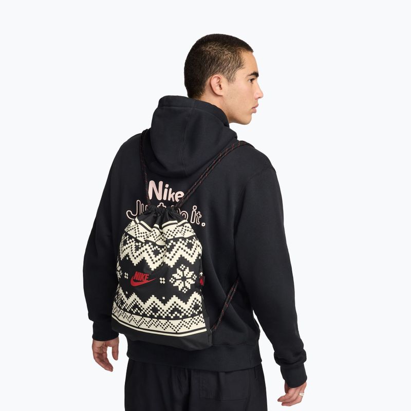 Vak Nike Heritage 13 l black/coconut milk/university red 11