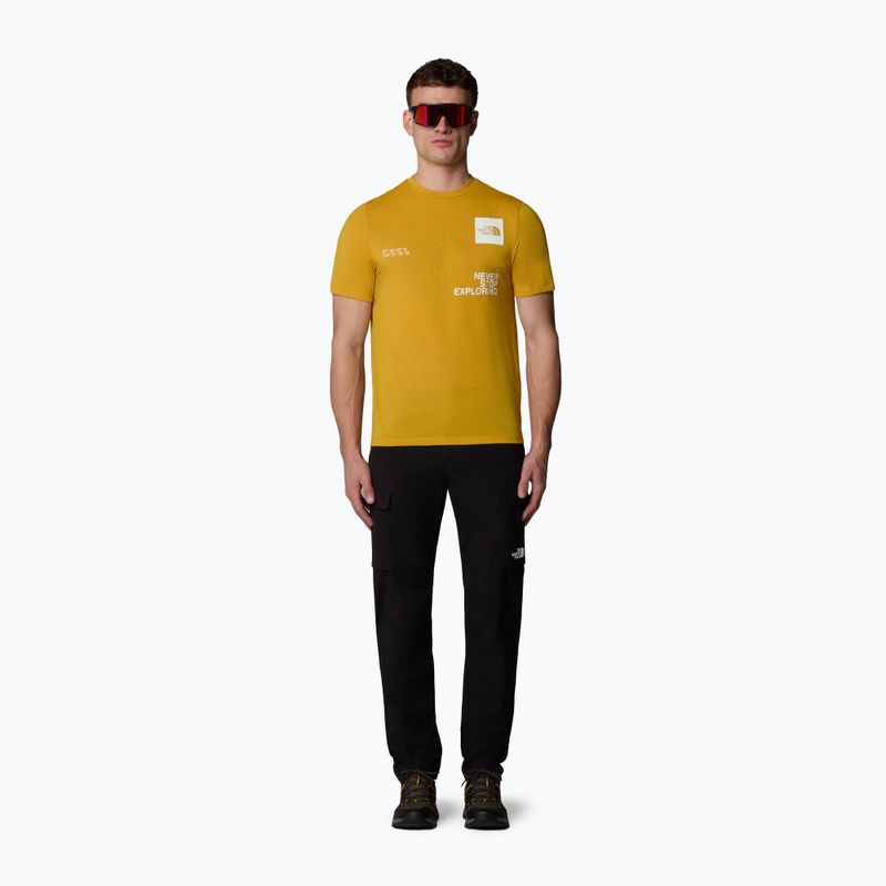 Pánské tričko The North Face Mountain Foundation Coordinates Tee turmeric 2