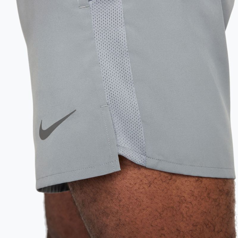 Pánské šortky Nike Dri-Fit Challenger 5" 2in1 smoke grey/dark smoke grey 8