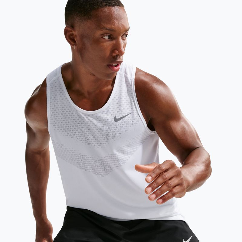 Pánské běžecké tričko Nike Stride white 6