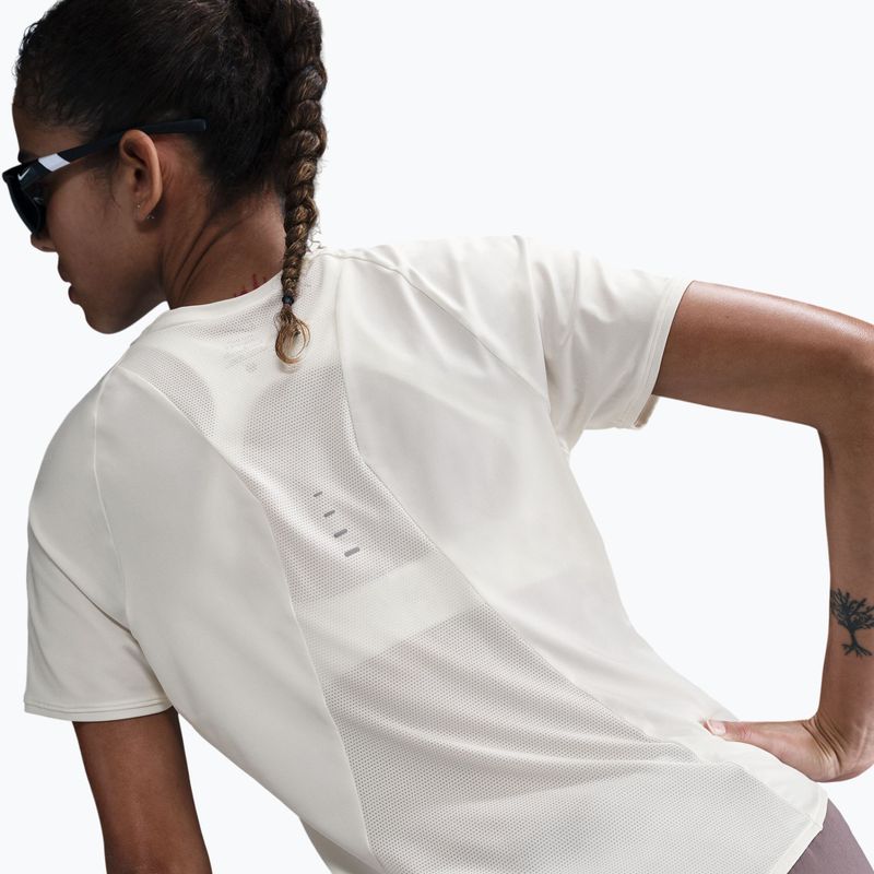 Dámské běžecké tričko Nike Swift Dri-Fit sail 4