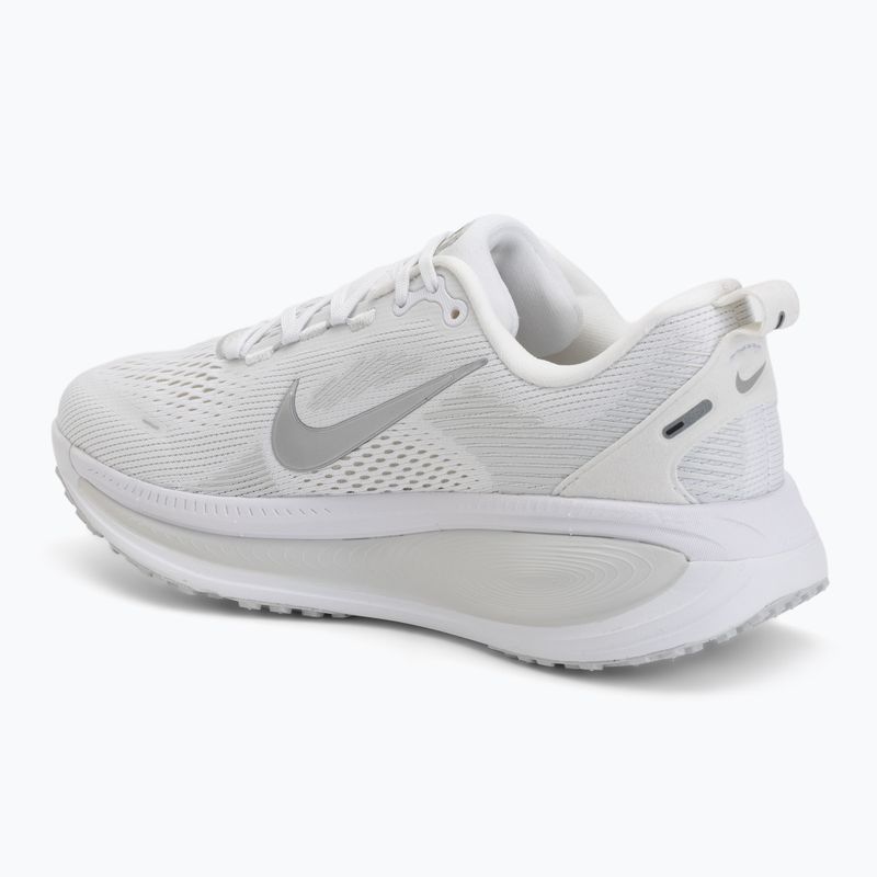 Dámské běžecké boty Nike Vomero 18 white/photon dust/metallic silver 3