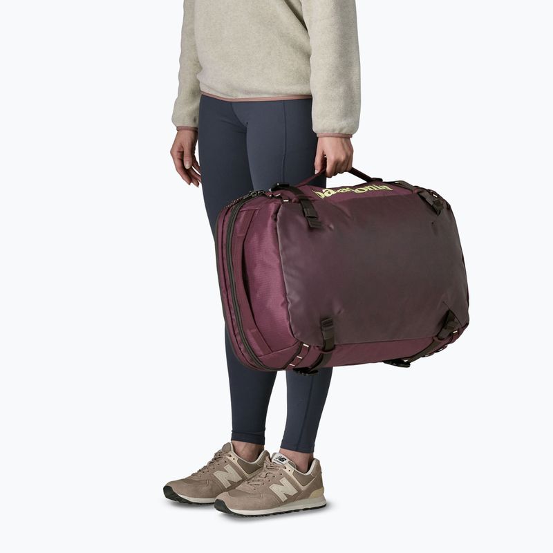 Cestovní taška Patagonia Black Hole MLC 45 l berry fig 6