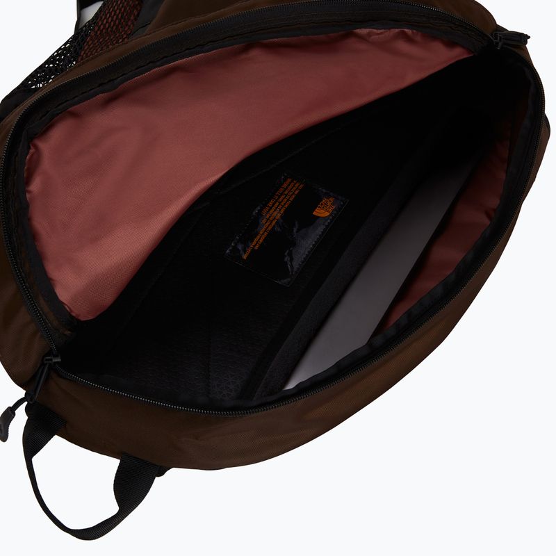 Městský batoh The North Face Hot Shot Sling 15 l dark chestnut/copper si 6