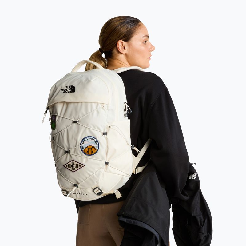 Městský batoh The North Face Borealis Patch 21 l white dune/patch 6