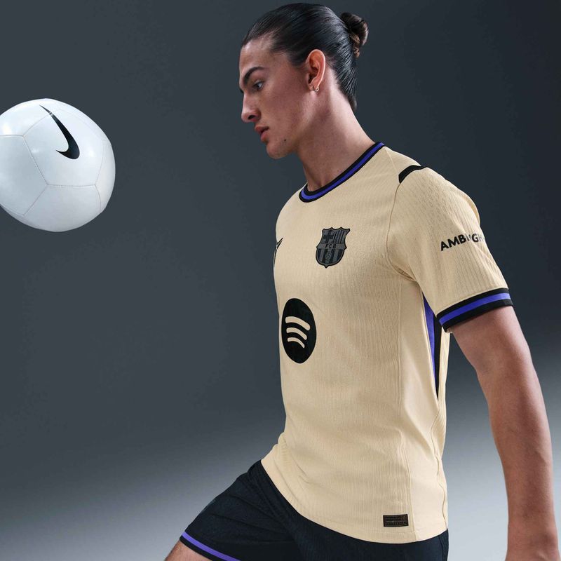 Pánský fotbalový dres Nike FC Barcelona 2025/26 Match Away team gold/team gold/persian violet/black 9