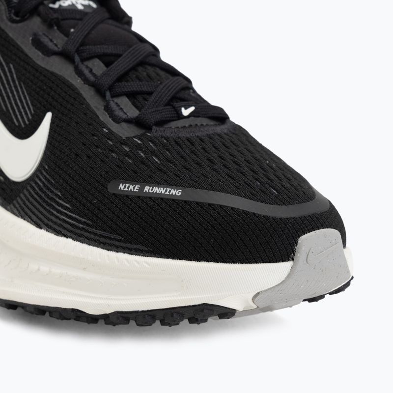 Dětské běžecké boty Nike Vomero 18 black/coconut milk/iron ore/summit white 7