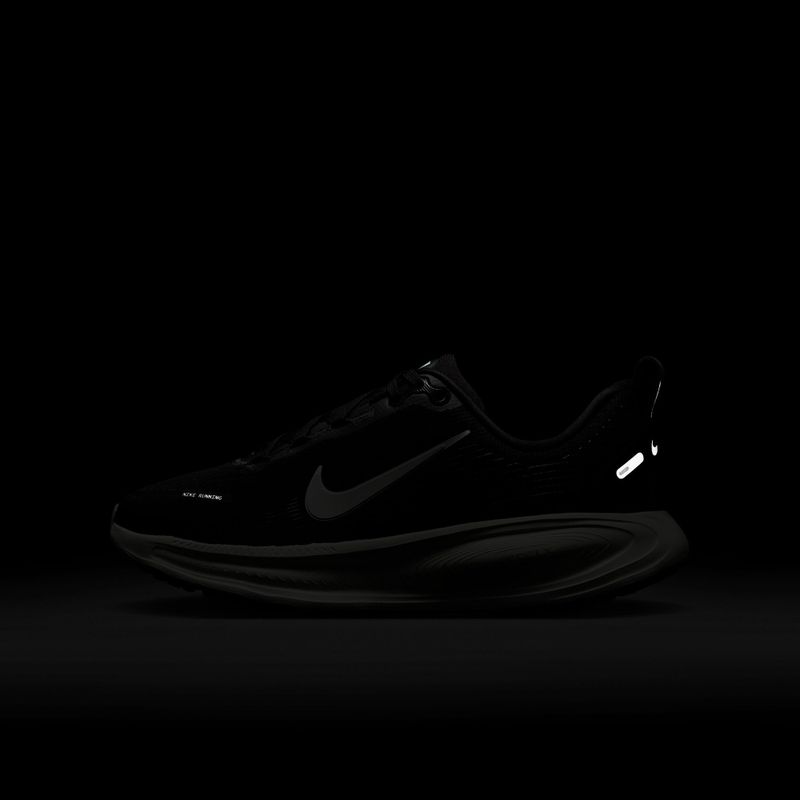 Dětské běžecké boty Nike Vomero 18 black/coconut milk/iron ore/summit white 15