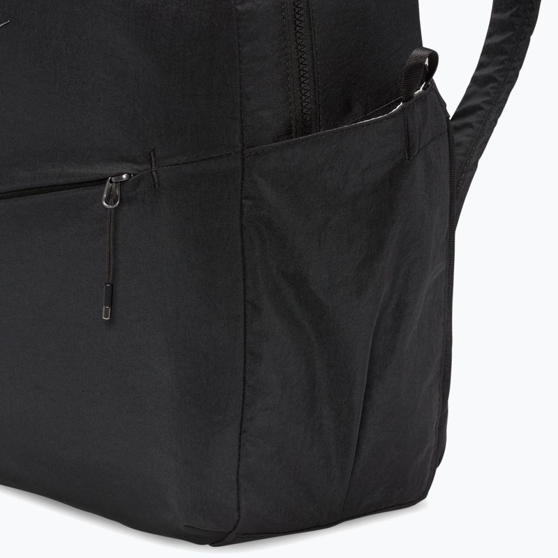 Městský batoh Nike Aura 24 l black/black/gunmetal 5