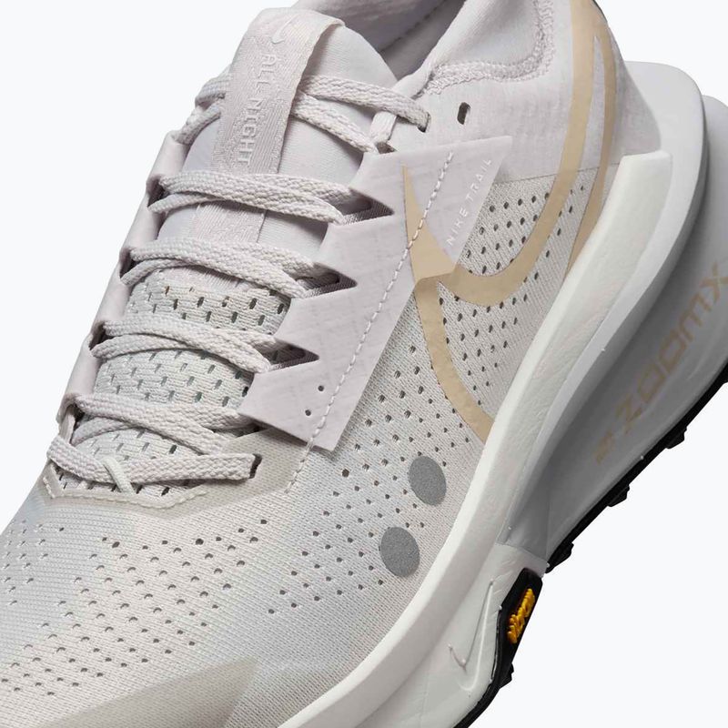 Dámské běžecké boty Nike Zegama 2 vast grey/sanddrift/summit white/black 9