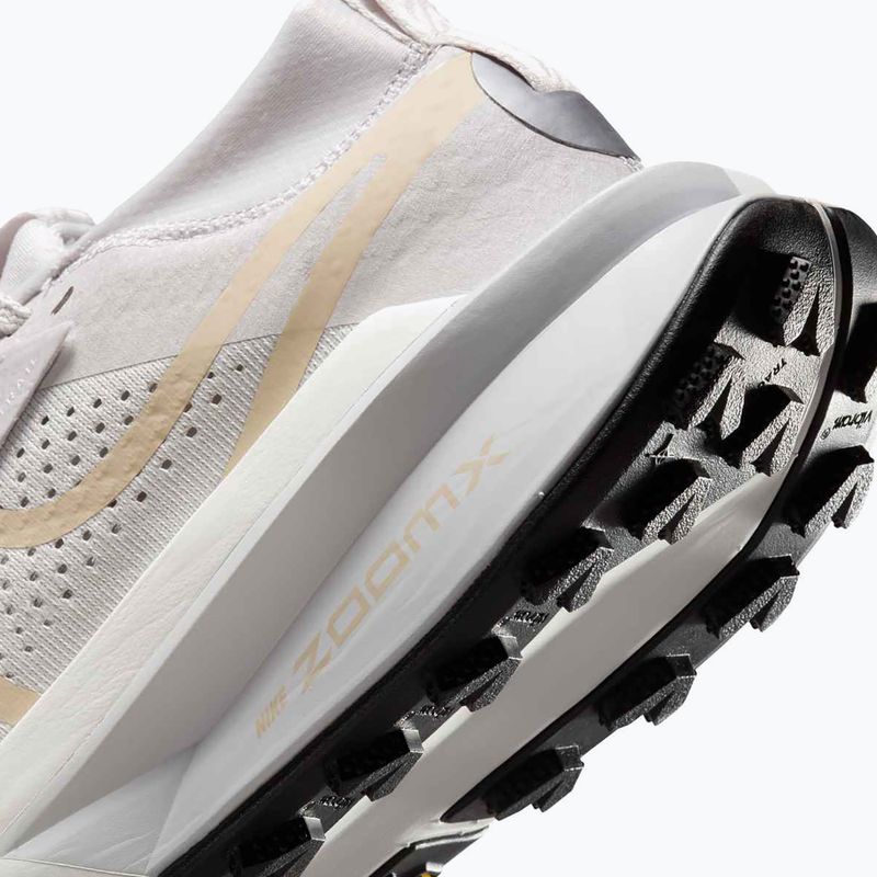 Dámské běžecké boty Nike Zegama 2 vast grey/sanddrift/summit white/black 10