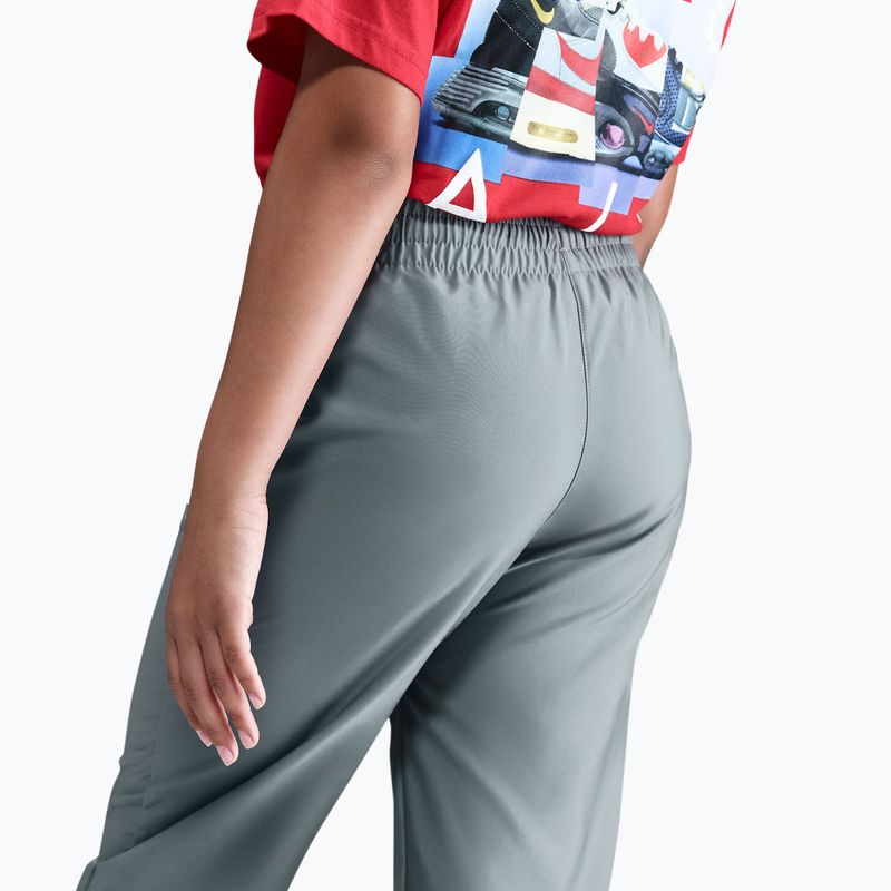 Dětská tepláková souprava Nike Sportswear Woven smoke grey/light smoke grey/white 7