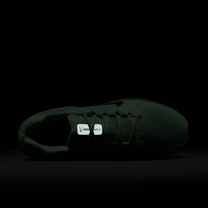 Pánské běžecké boty Nike Winflo 11 barely green / black / green strike 8