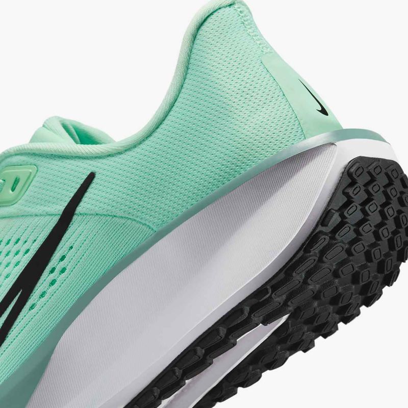 Dámské běžecké boty Nike Quest 6 mint foam / black / cannon / white 9