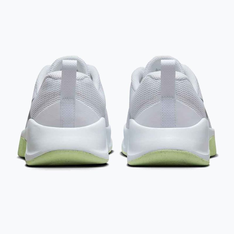 Dámské tréninkové boty Nike MC Trainer 3 white/metallic silver/barely volt 4