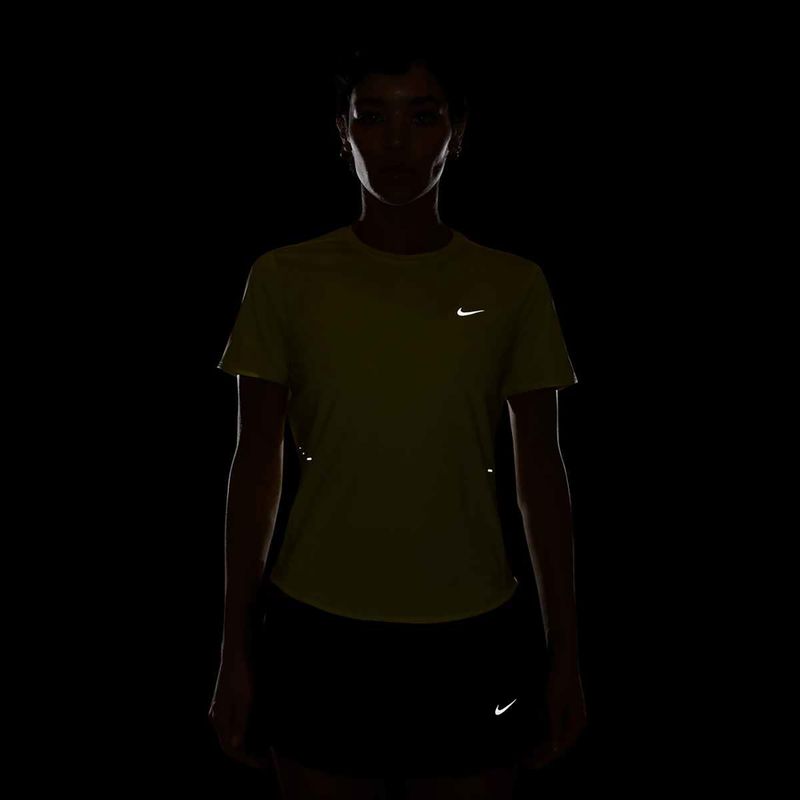 Dámské běžecké tričko Nike Swift Dri-Fit light zitron 4