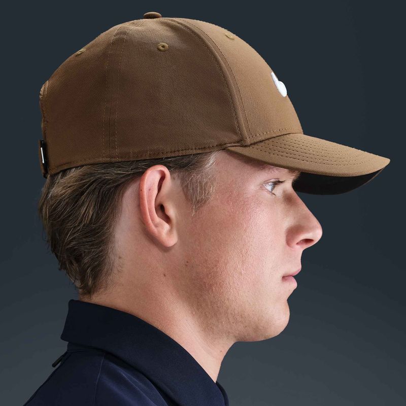 Kšiltovka Nike Dri-FIT Club mosswood brown/white 8