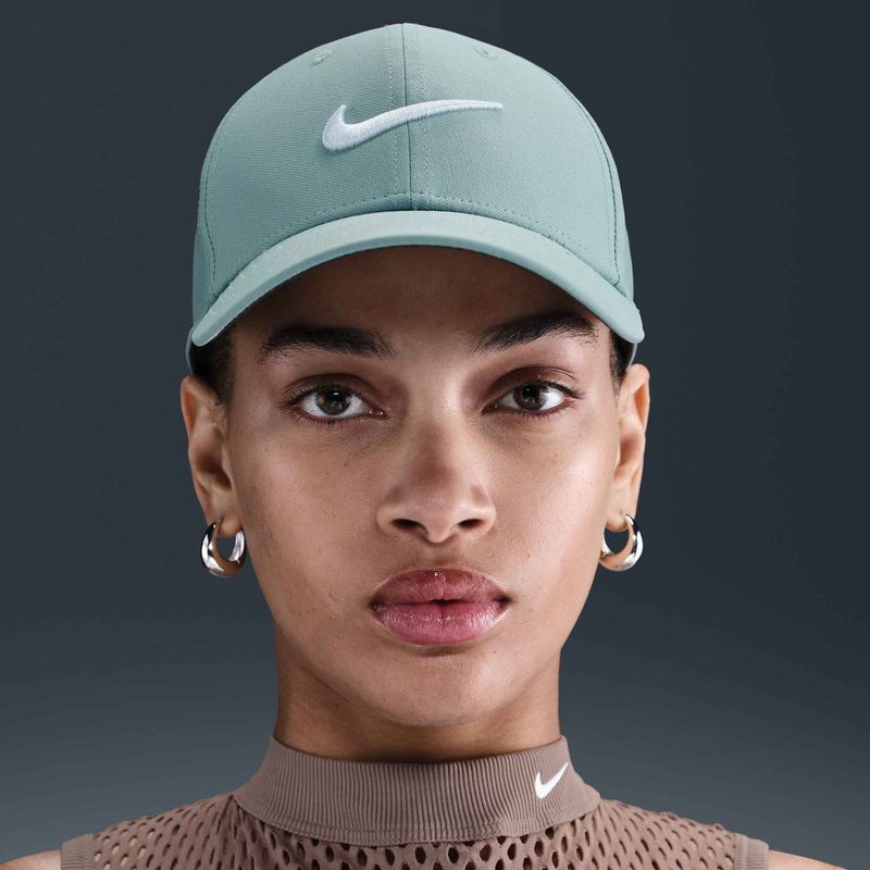 Kšiltovka Nike Dri-FIT Club cannon/white 5