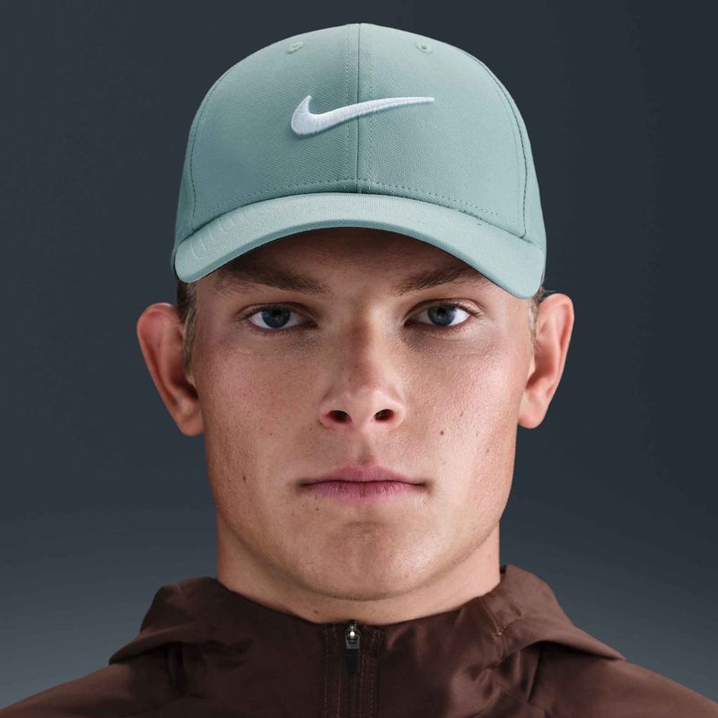Kšiltovka Nike Dri-FIT Club cannon/white 7