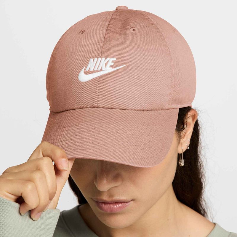 Kšiltovka Nike Club Unstructured Futura Wash rose gold/white 4